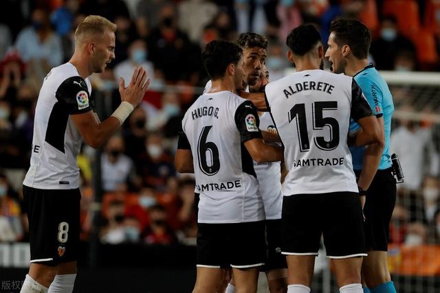 希罗34分热火力克骑士 黄蜂险胜步行者止8连败