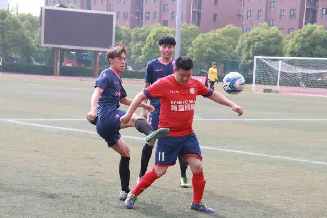 17岁亚马尔入选时代周刊 下一代领袖球员名单